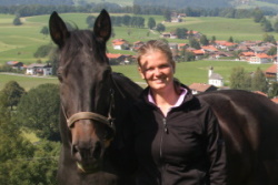 Claudia Bayerl, Pferdeosteopathin